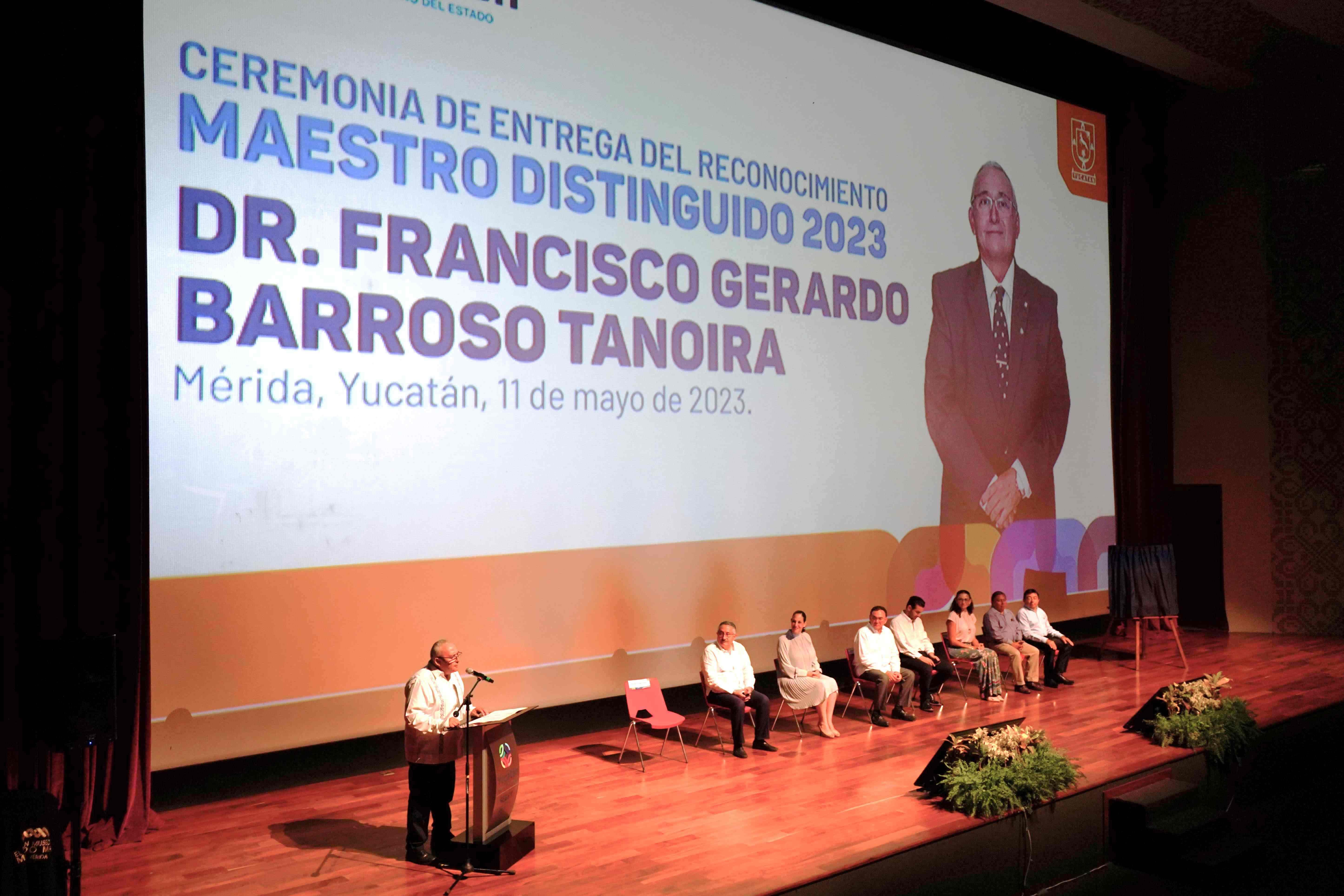 SEGEY reconocimiento “Maestro Distinguido 2023” a docente